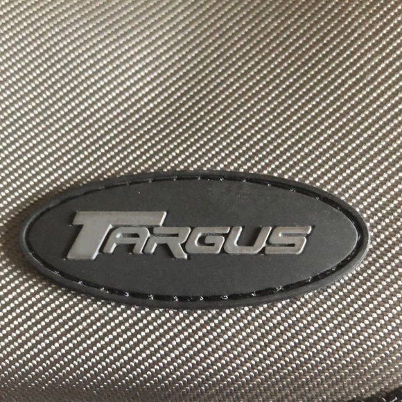 Targus Deluxe black laptop messenger bag NWT - Picture 11 of 13